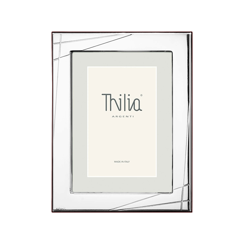 Versilberter Bilderrahmen mit Linienmuster Modernes Design von Thilia Thilia